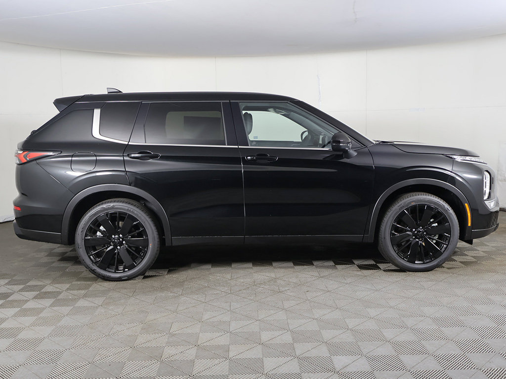 New 2026 Mitsubishi Outlander LE AWD/4WD image 18