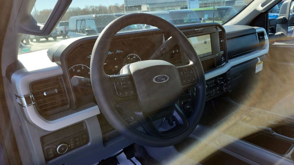 New 2026 Ford F350 XLT image 18