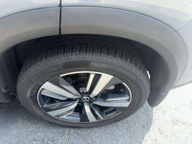 Used 2021 Nissan Rogue SL w/ Premium Package image 18