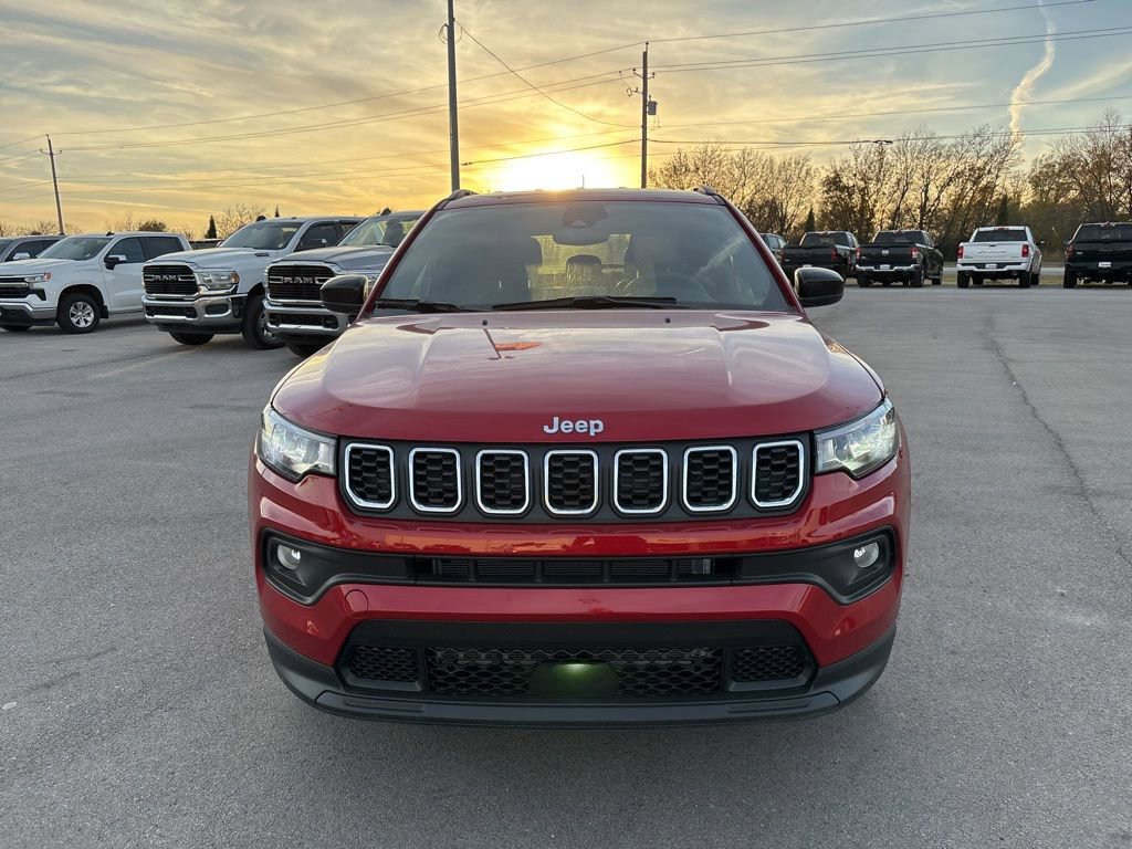 Used 2025 Jeep Compass Latitude image 8