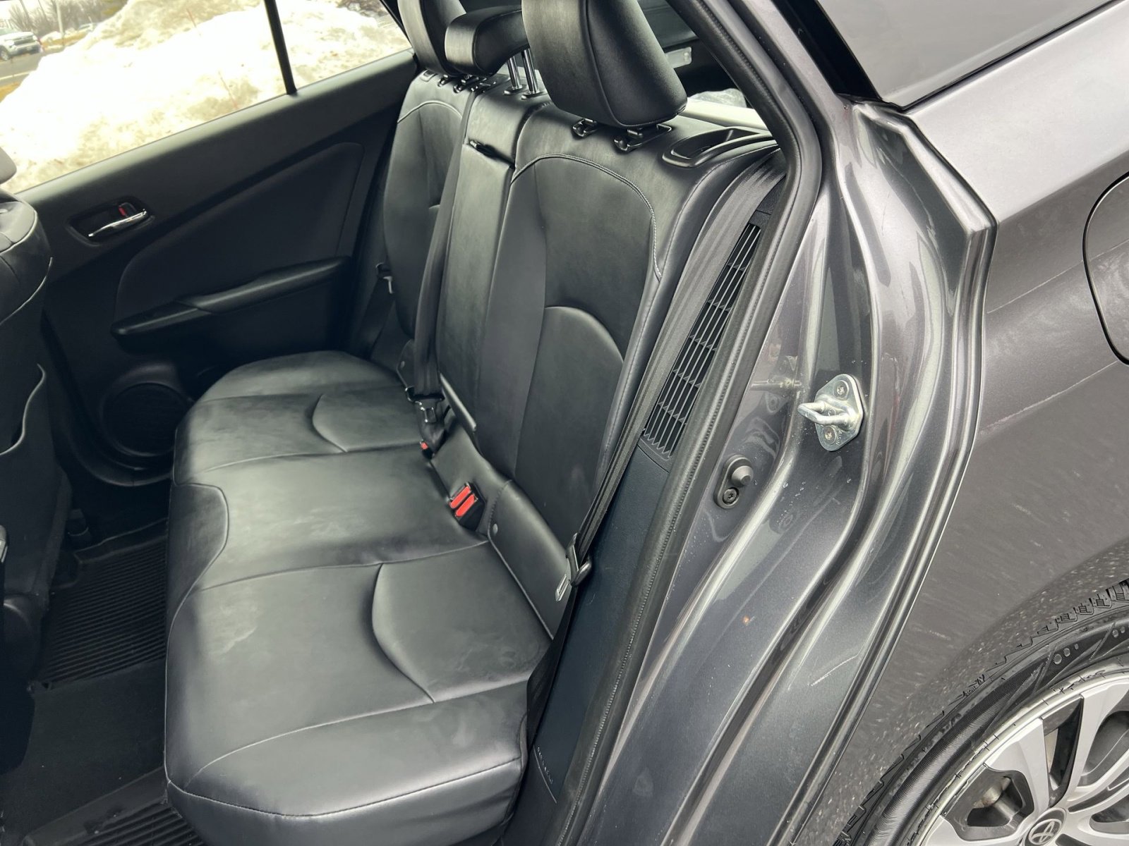 Used 2022 Toyota Prius Prime XLE image 24