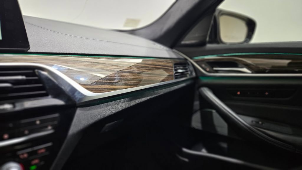 Used 2018 BMW M5 w/ Executive Package image 42