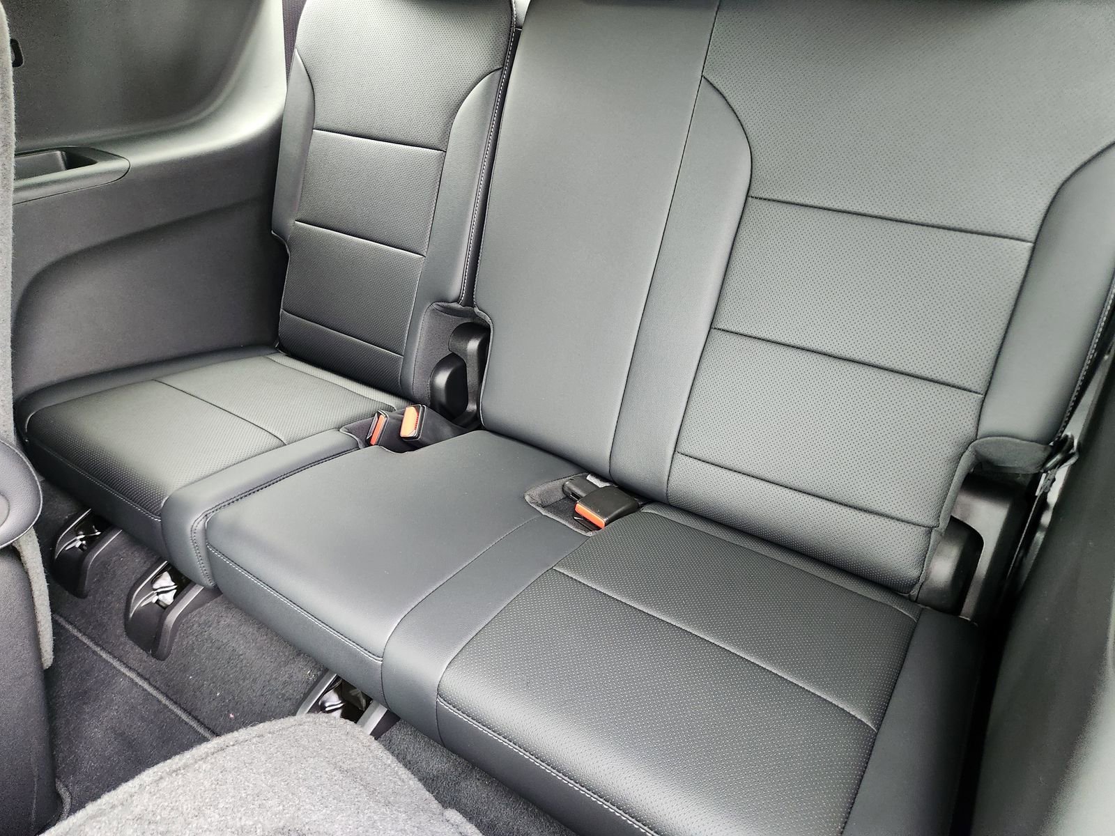 New 2026 Chevrolet Traverse LT w/ Sun and Wheel Package FWD image 25