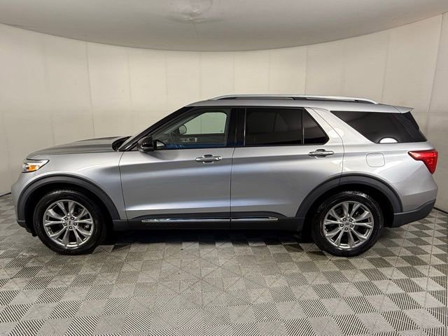 Used 2021 Ford Explorer Limited w/ Equipment Group 301A RWD image 3