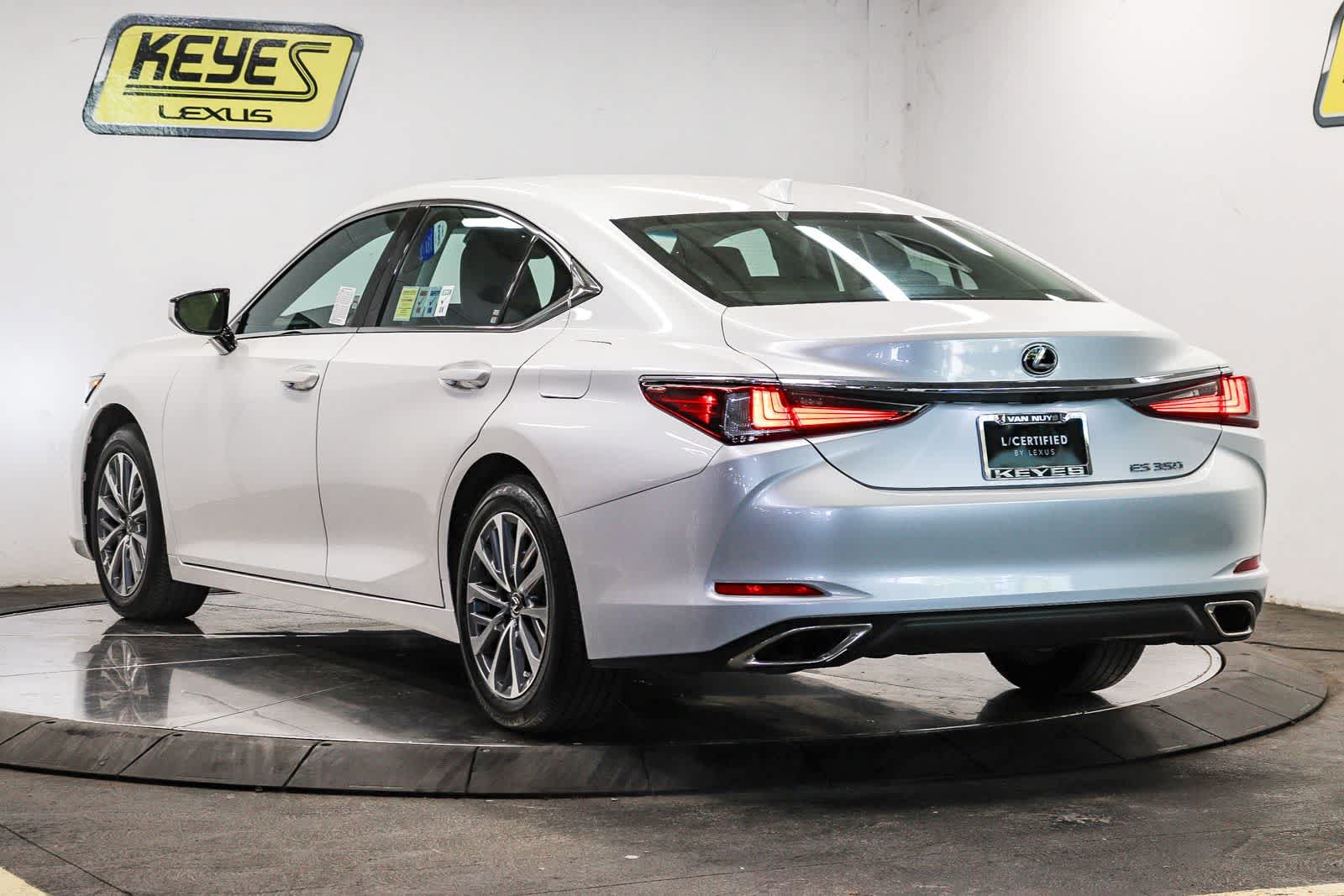 Used 2025 Lexus ES 350 w/ Accessory Package (Z2) FWD image 2