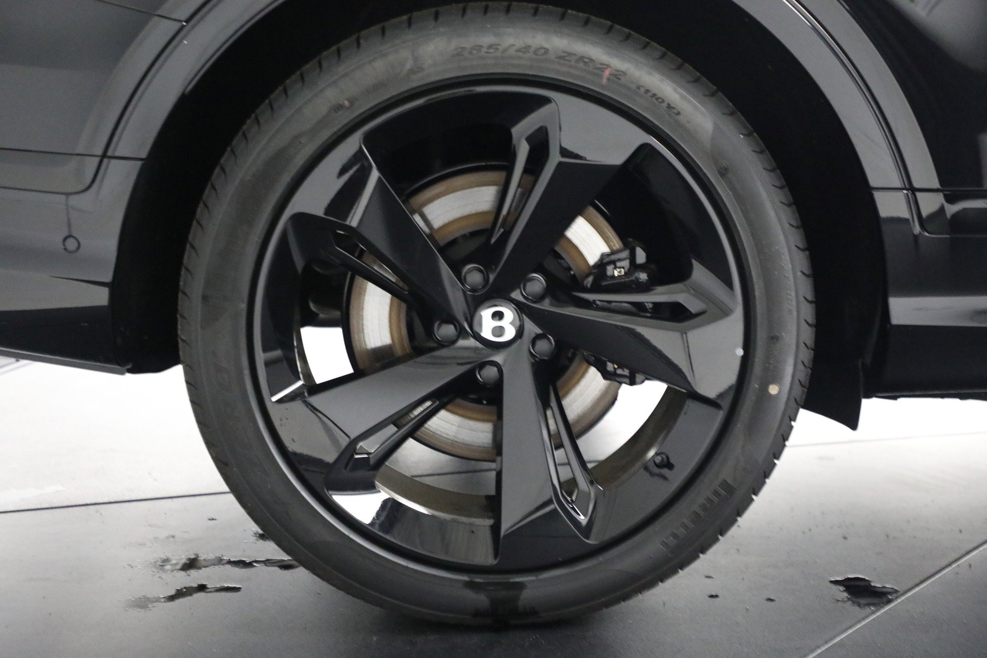 New 2025 Bentley Bentayga image 50