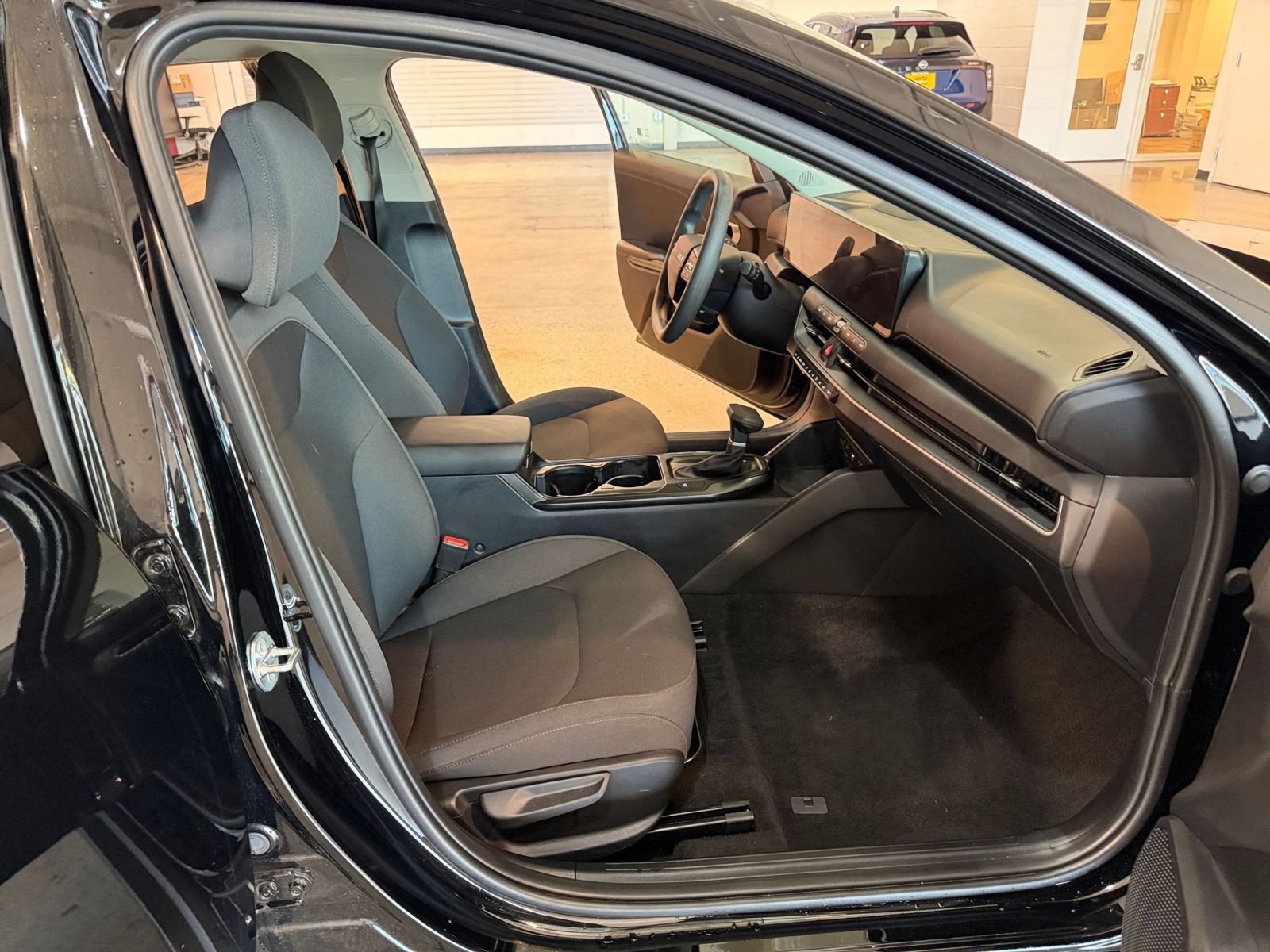 Used 2026 Kia K4 FWD image 36