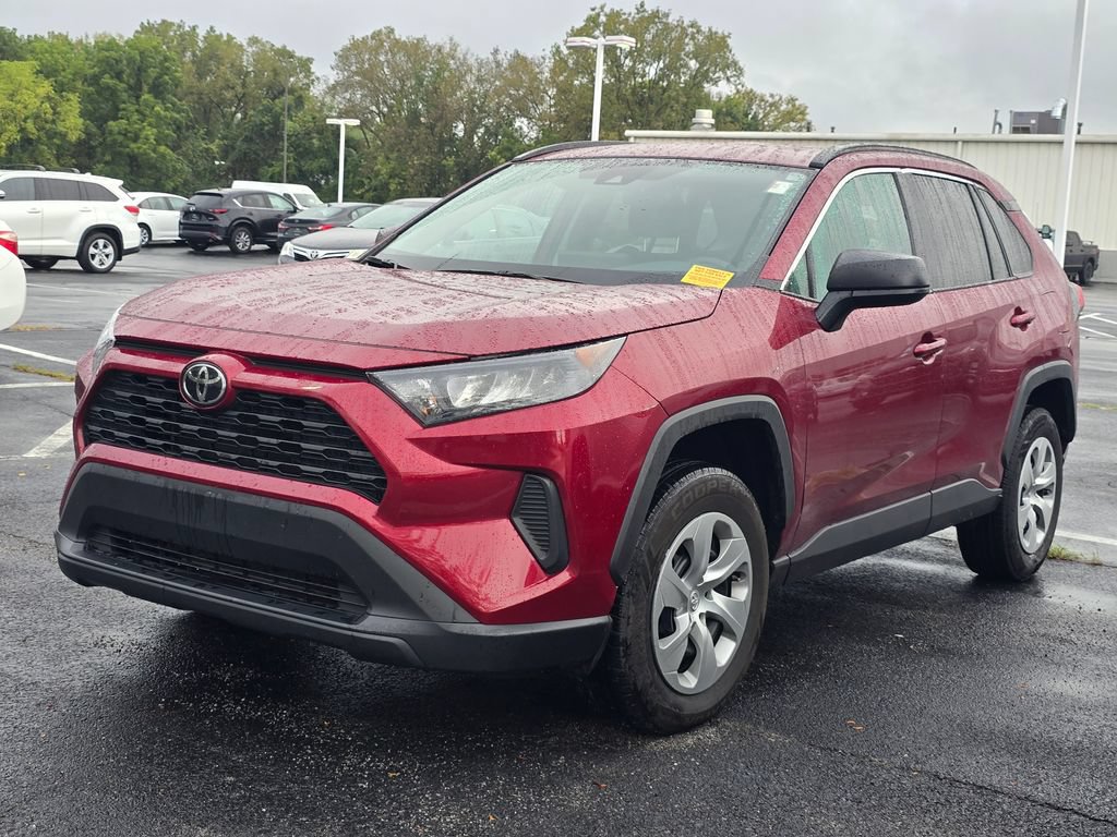 Used 2021 Toyota RAV4 LE AWD/4WD image 4