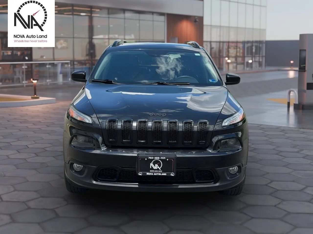 Used 2016 Jeep Cherokee Latitude w/ Comfort/Convenience Group AWD/4WD image 5