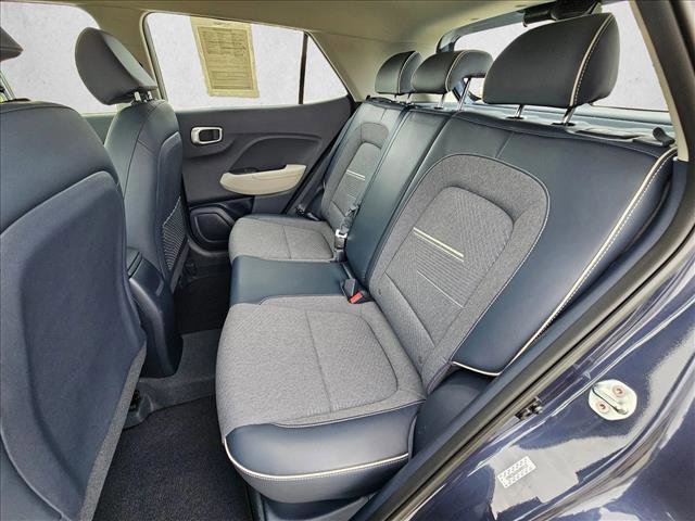 Used 2021 Hyundai Venue FWD image 20