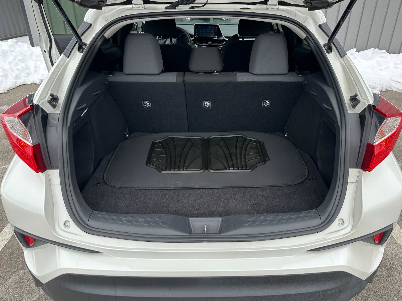 Used 2021 Toyota C-HR LE image 7