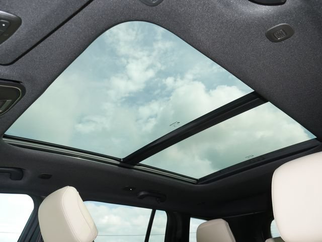 New 2027 Jeep Grand Cherokee Limited AWD/4WD image 3