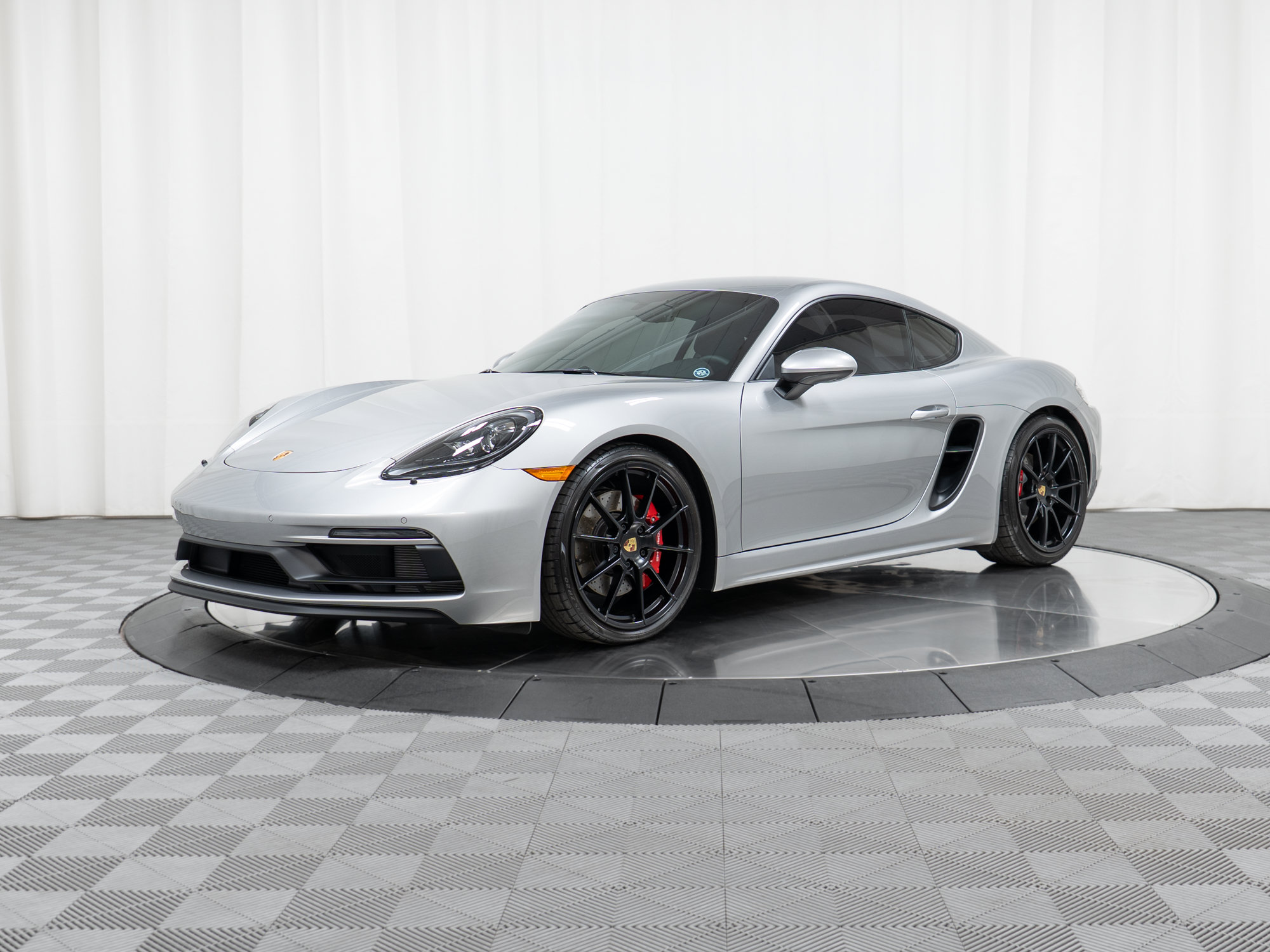 Certified 2025 Porsche 718 Cayman GTS RWD image 1