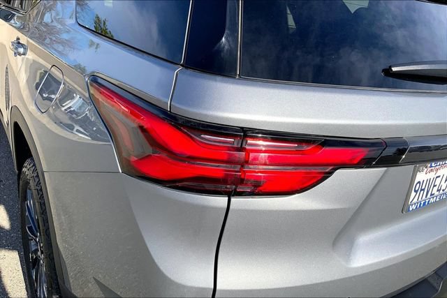 Used 2023 Chevrolet Traverse RS AWD/4WD image 30