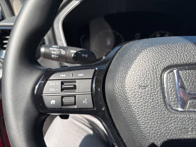 Used 2025 Honda Pilot Touring image 27