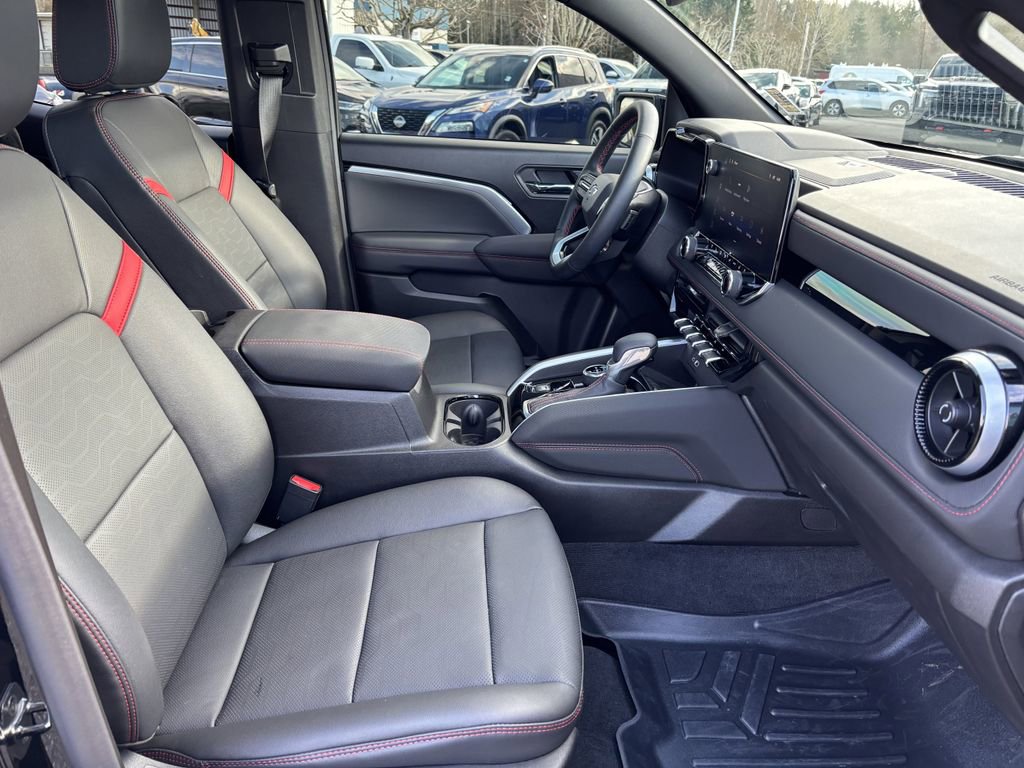 Used 2025 Chevrolet Colorado Z71 w/ Technology Package image 29