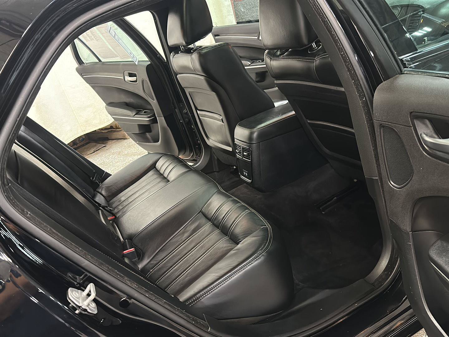 Used 2017 Chrysler 300 S w/ 300S Premium Group AWD/4WD image 33