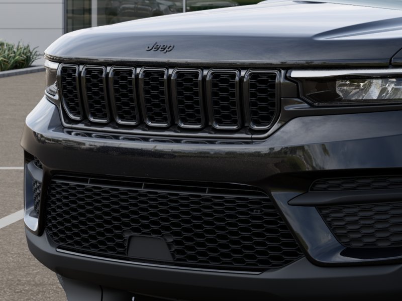 New 2025 Jeep Grand Cherokee Altitude AWD/4WD image 32