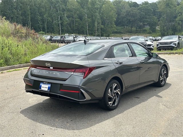Used 2024 Hyundai Elantra SEL w/ Convenience Package image 6