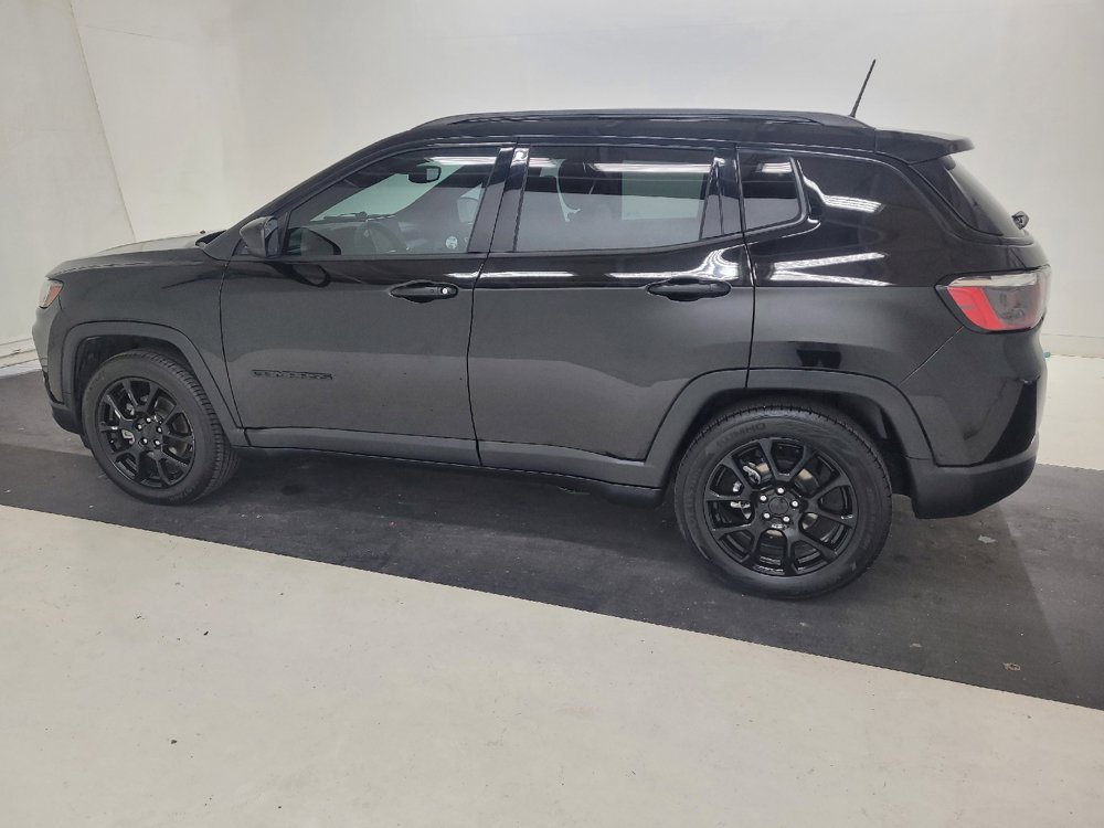 Used 2022 Jeep Compass Latitude FWD image 3