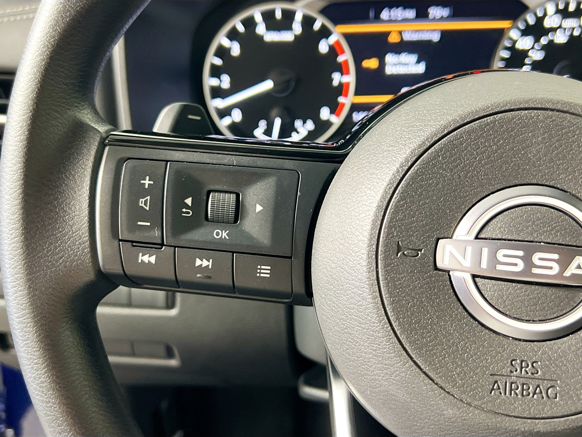 Used 2023 Nissan Rogue SV FWD image 18