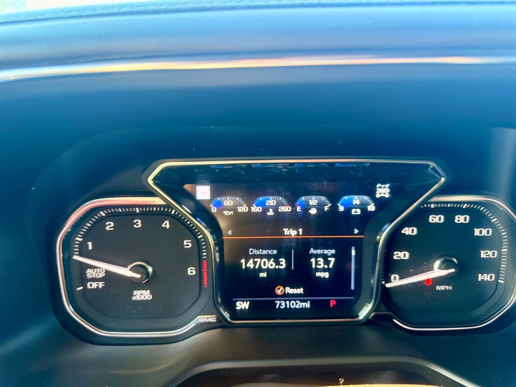 Used 2021 GMC Yukon Denali w/ Denali Premium Package image 13