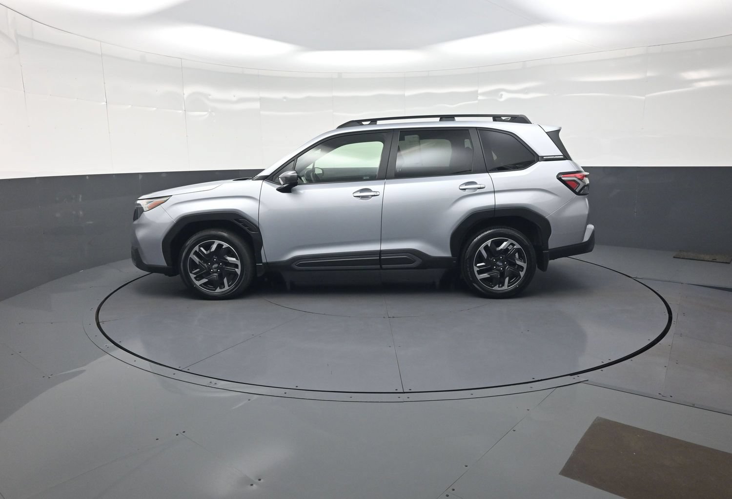 Used 2025 Subaru Forester Limited AWD/4WD image 6