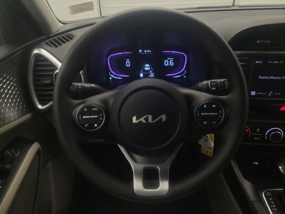 Used 2025 Kia Soul LX w/ LX Technology Package FWD image 22