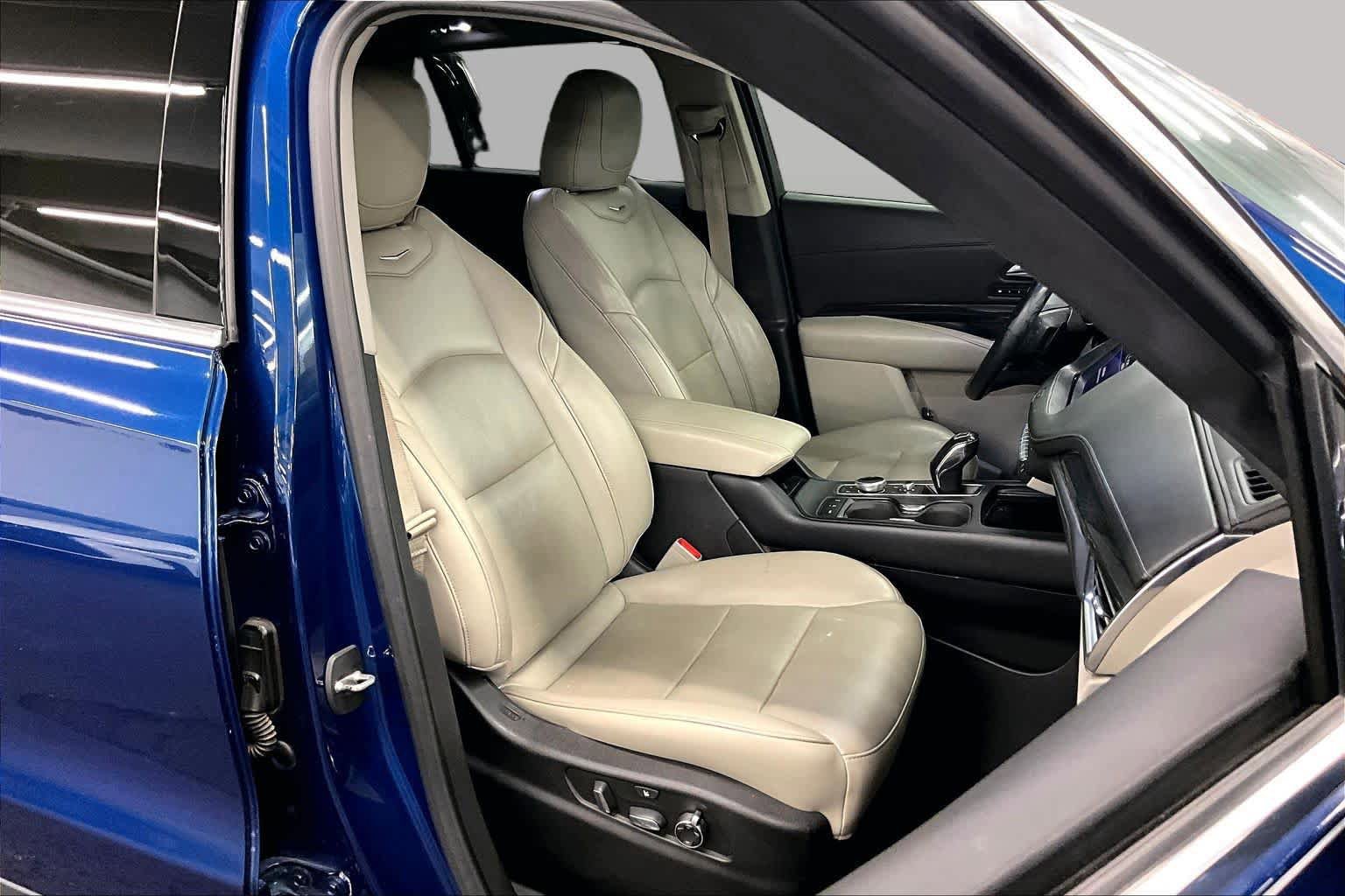 Used 2019 Cadillac XT4 Premium Luxury FWD image 8