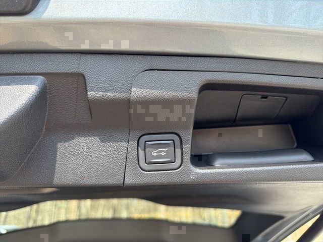 Used 2023 GMC Acadia SLT AWD/4WD image 13