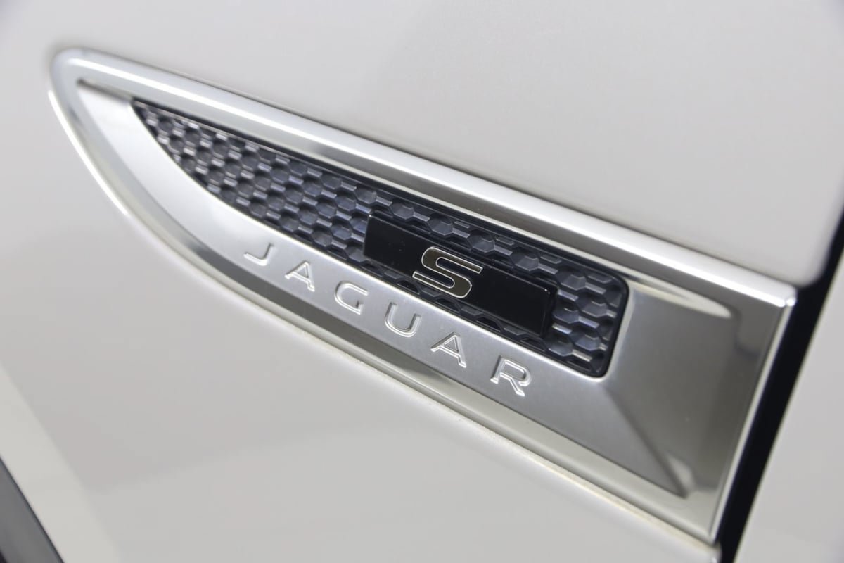 Used 2018 Jaguar E-PACE R-Dynamic S AWD/4WD image 26