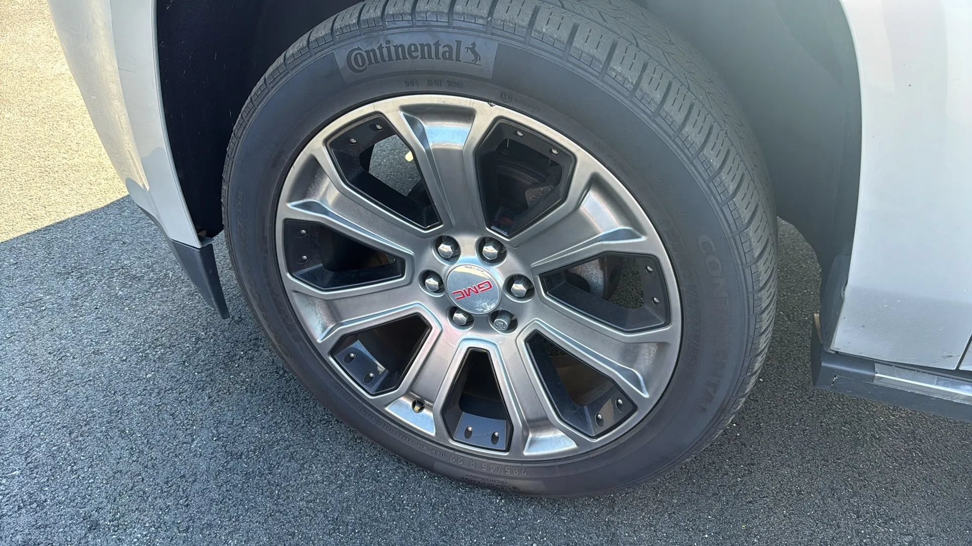 Used 2018 GMC Yukon Denali AWD/4WD image 17