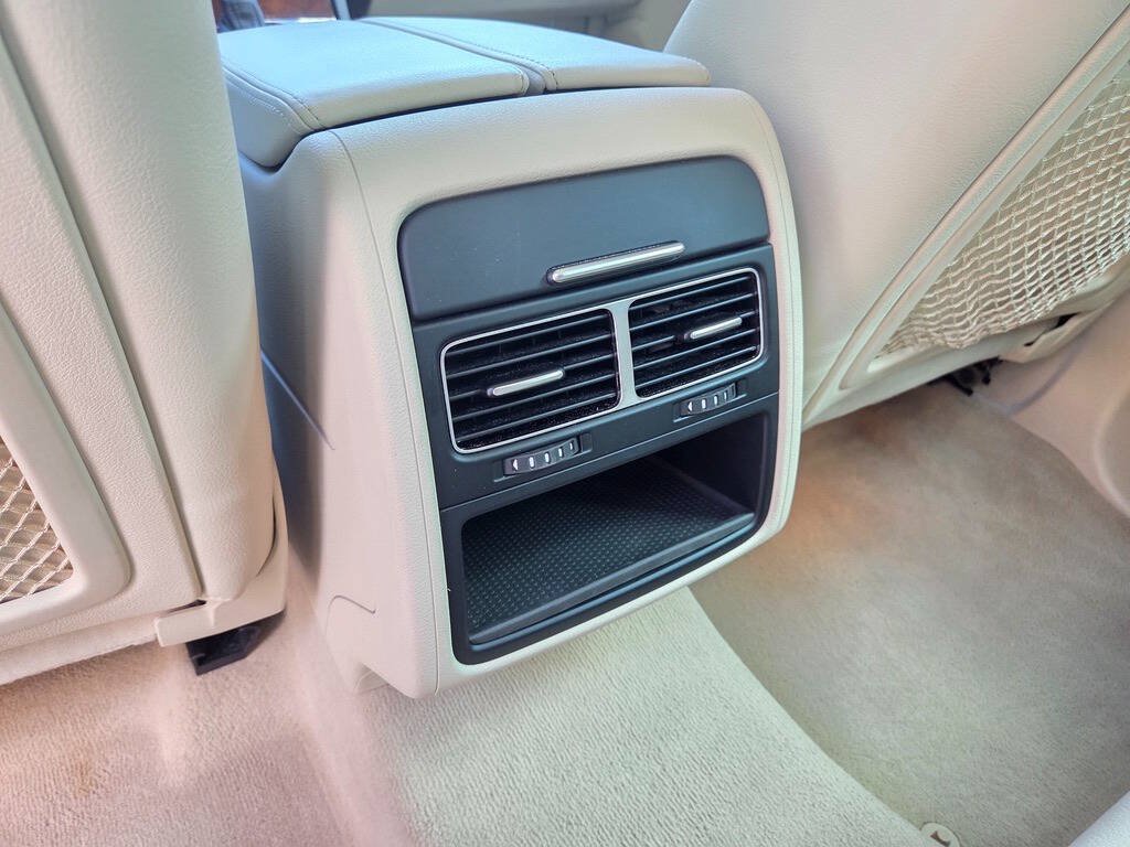 Used 2014 Volkswagen Touareg TDI AWD/4WD image 28