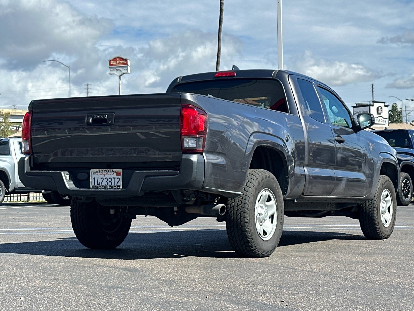 Used 2019 Toyota Tacoma SR image 5