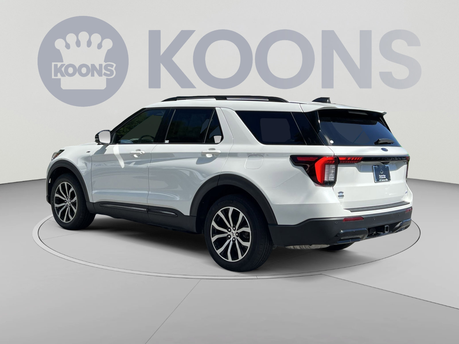 Used 2025 Ford Explorer ST-Line AWD/4WD image 8