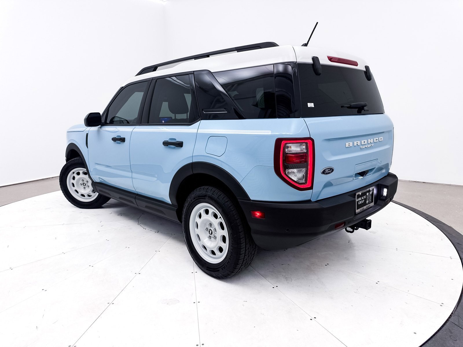 Used 2023 Ford Bronco Sport Heritage w/ Heritage Convenience Package image 2