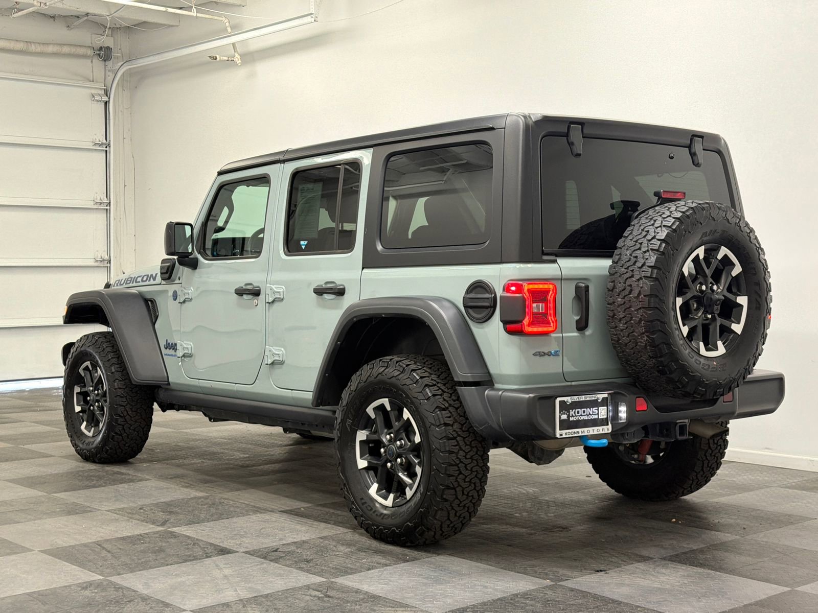 Used 2024 Jeep Wrangler Unlimited Rubicon 4xe AWD/4WD image 6