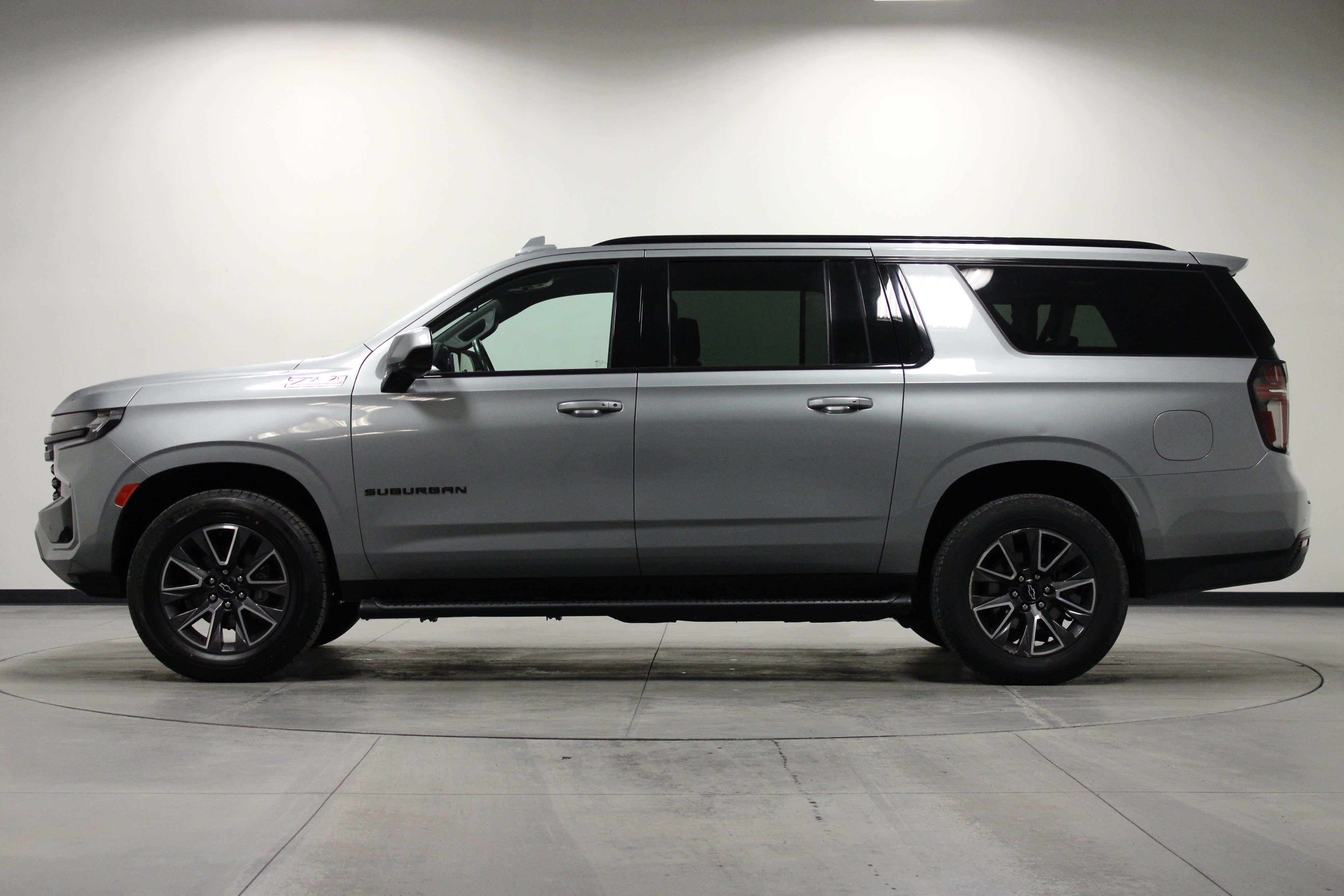 Used 2023 Chevrolet Suburban Z71 AWD/4WD image 7