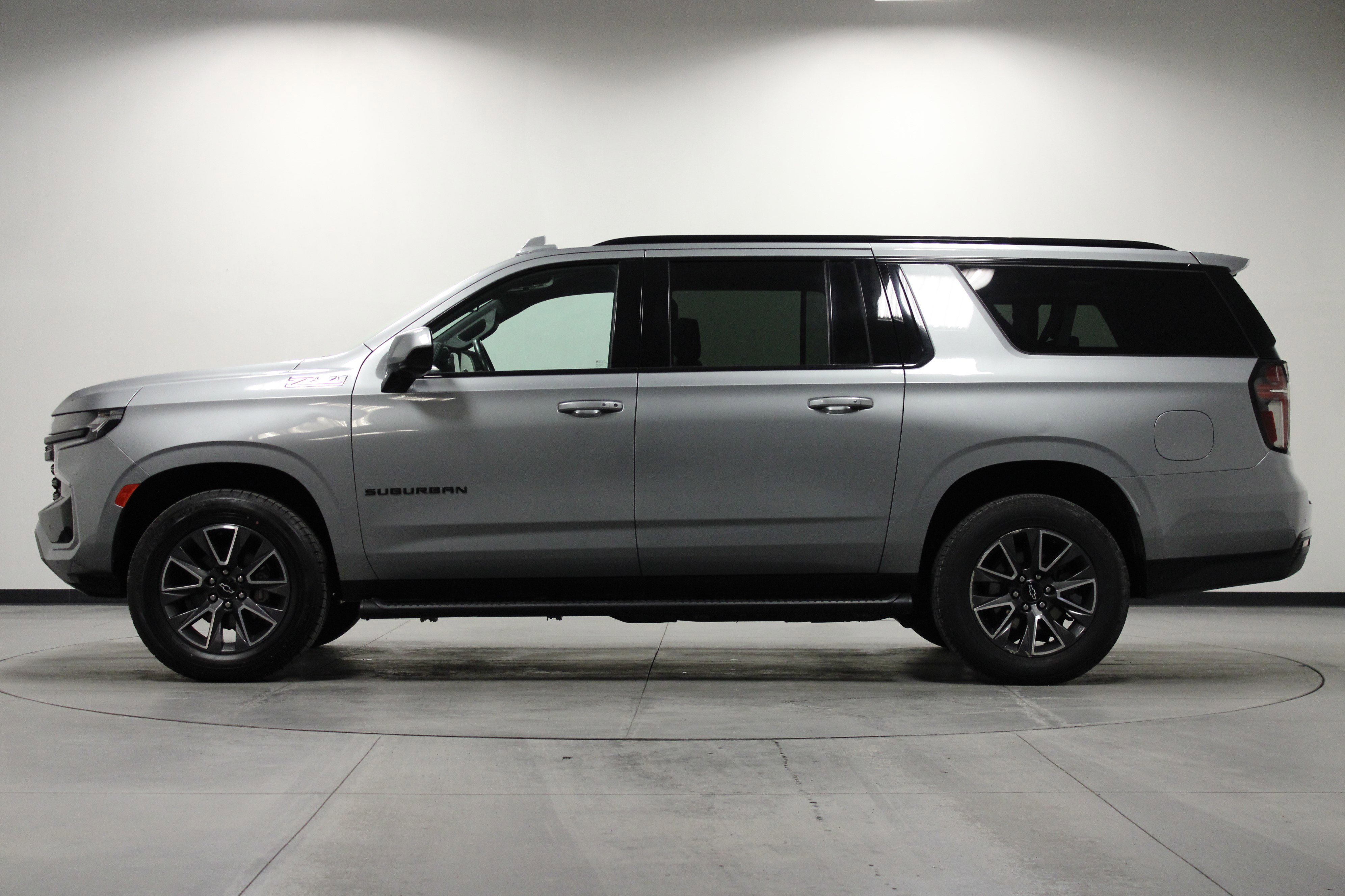 Used 2023 Chevrolet Suburban Z71 image 7