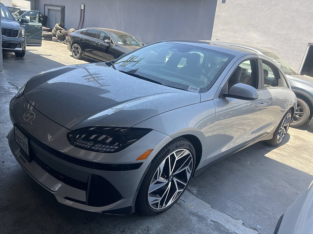 Used 2024 Hyundai Ioniq 6 SEL RWD image 2
