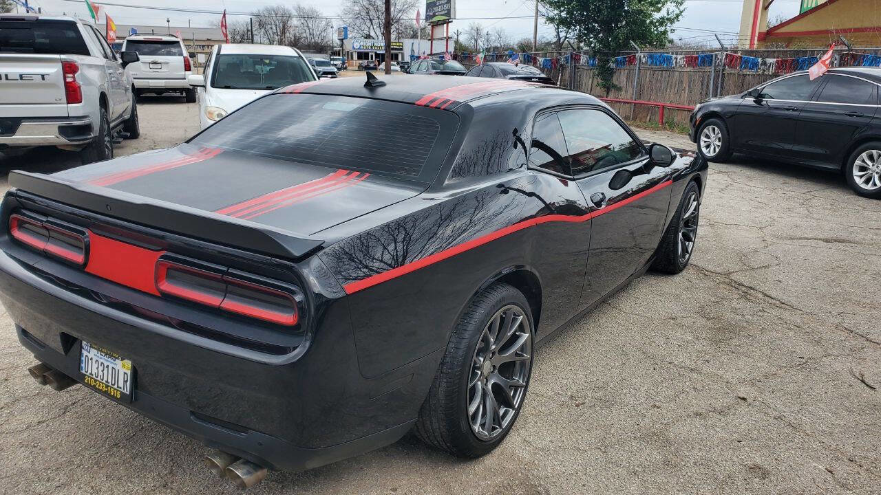 Used 2015 Dodge Challenger R/T Plus image 3