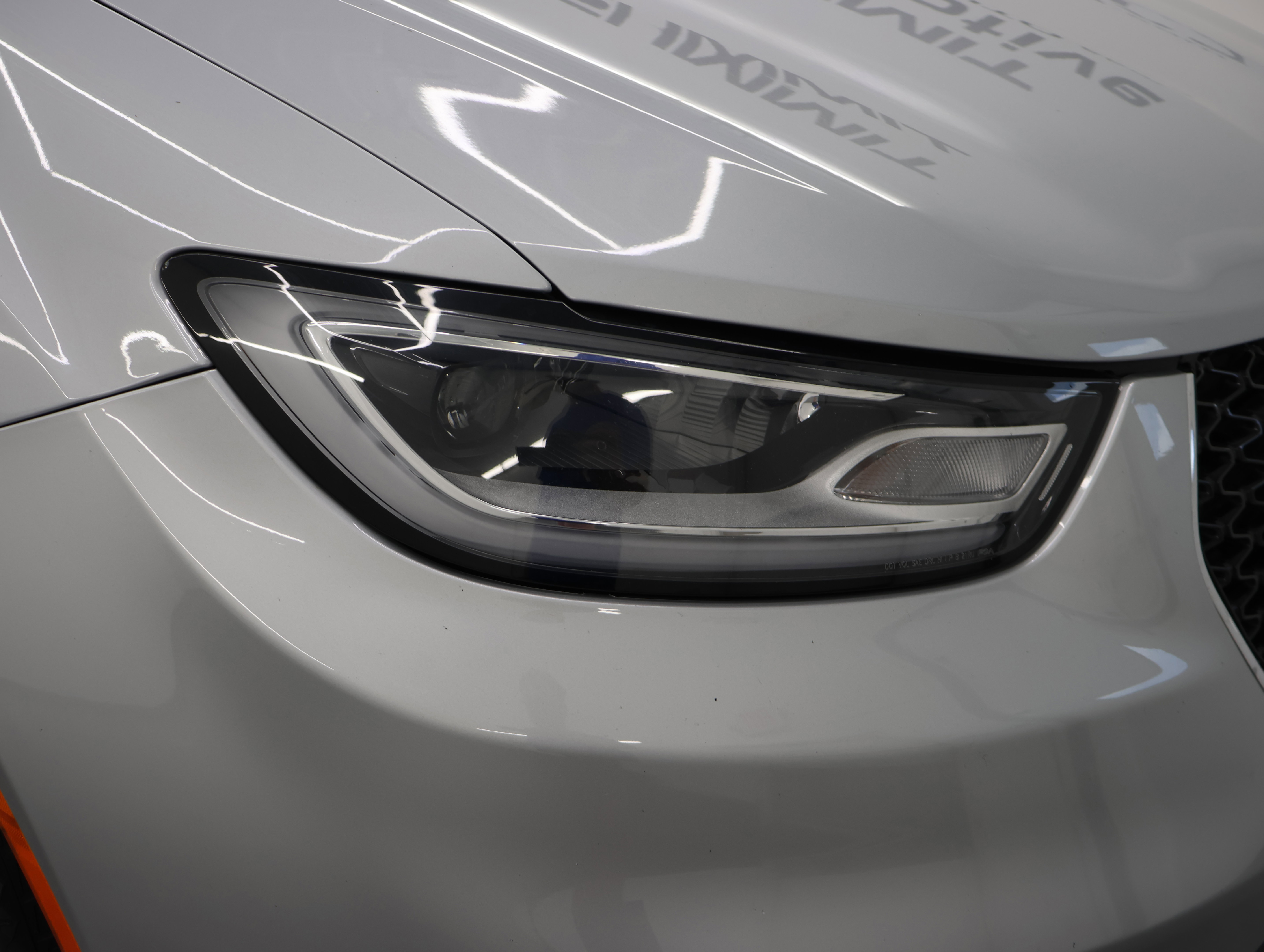 Used 2024 Chrysler Pacifica Touring-L FWD image 21