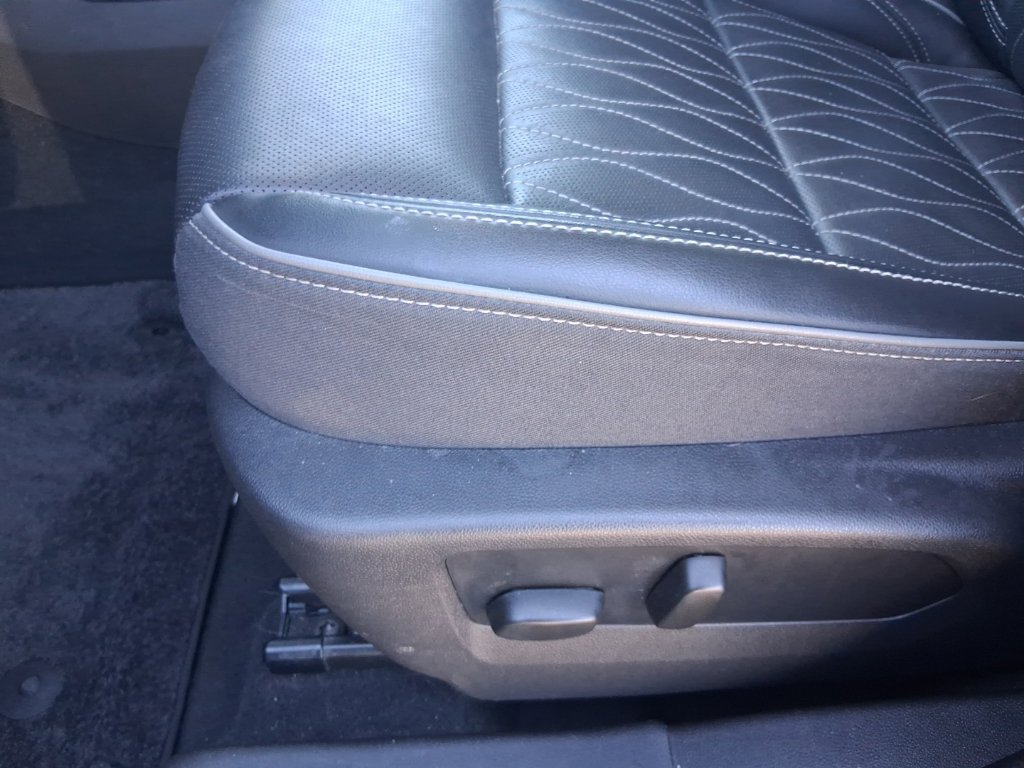 Used 2022 Buick Envision Avenir w/ Safety Package FWD image 28