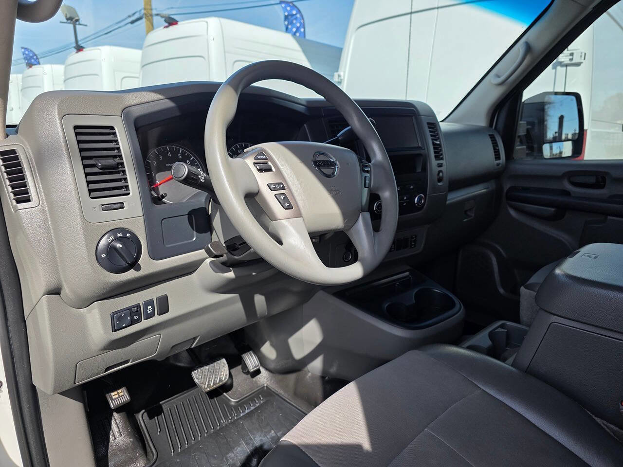 Used 2021 Nissan NV 2500 SV RWD image 19