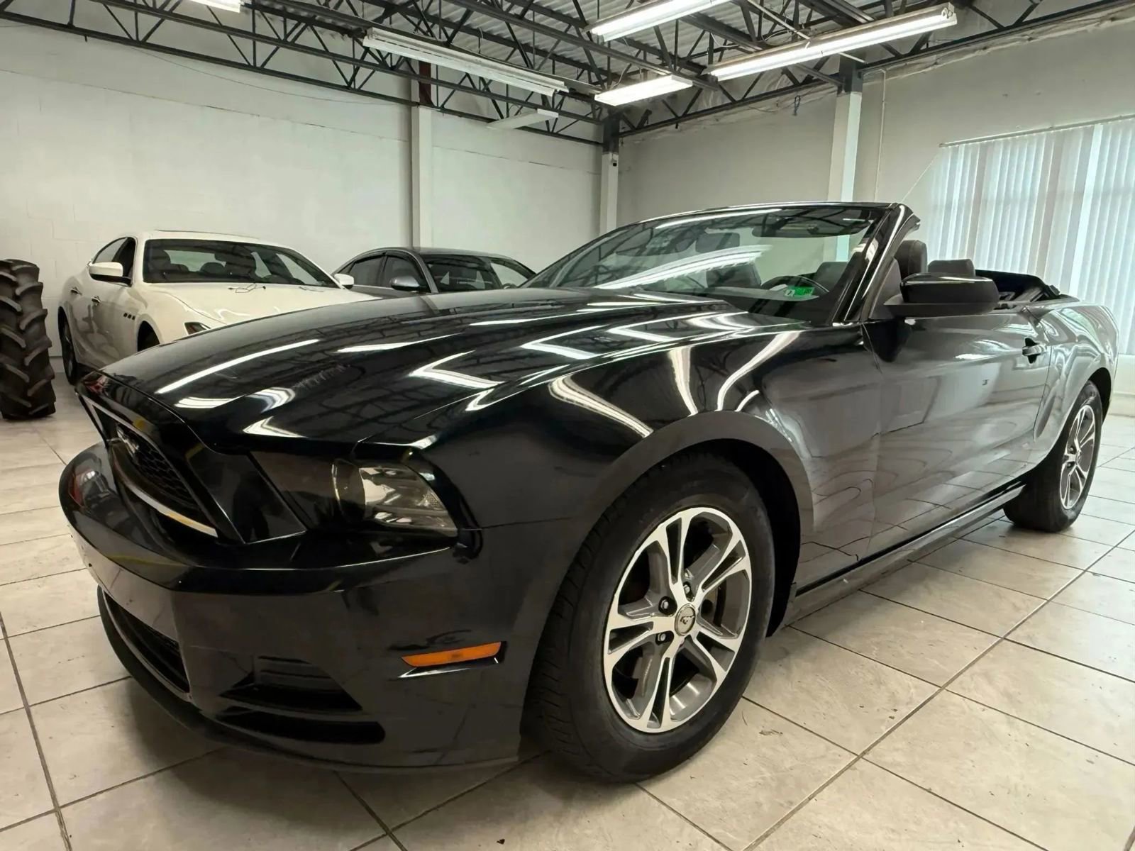 Used 2014 Ford Mustang Premium image 3