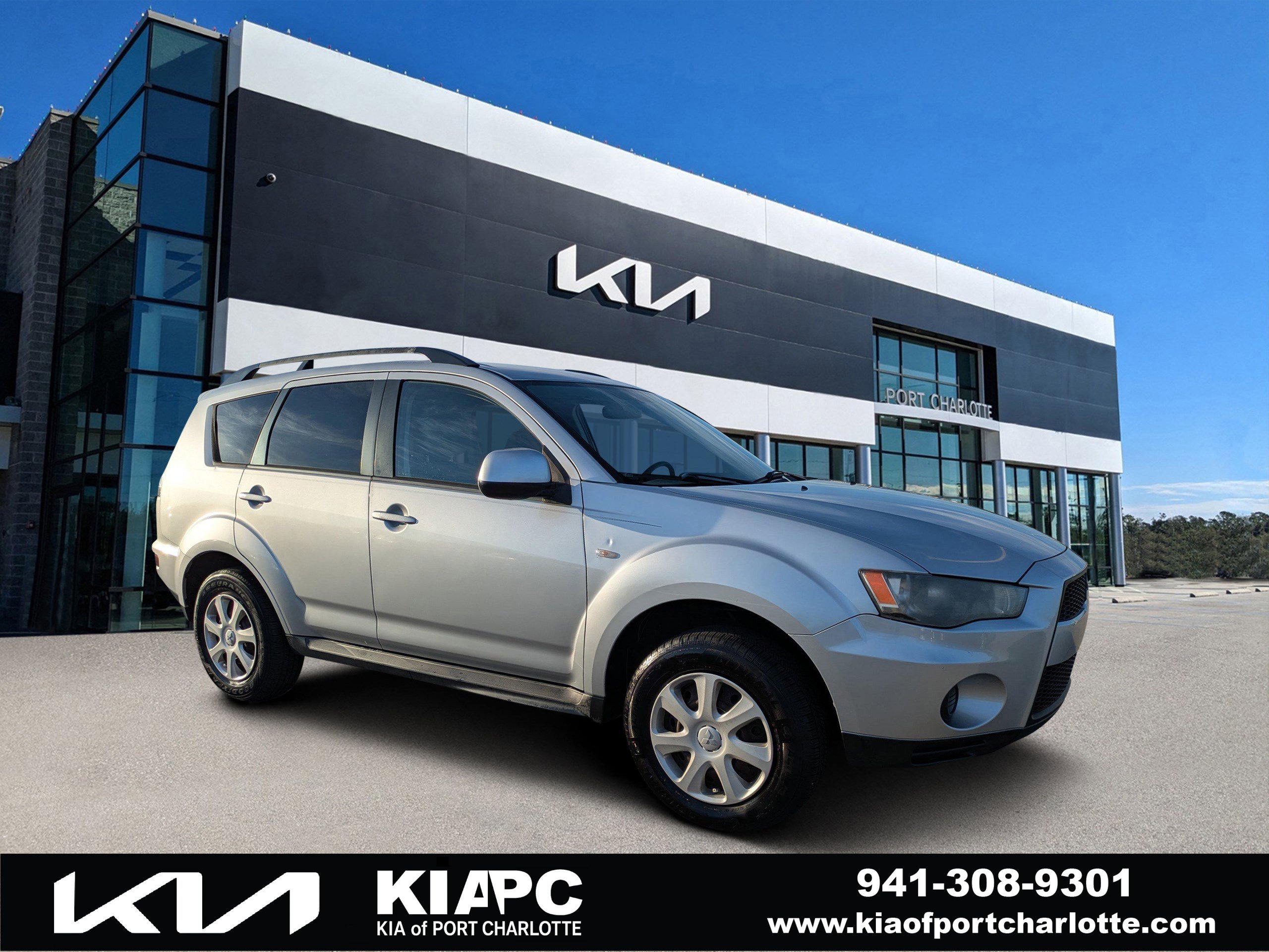 Used 2012 Mitsubishi Outlander ES image 1