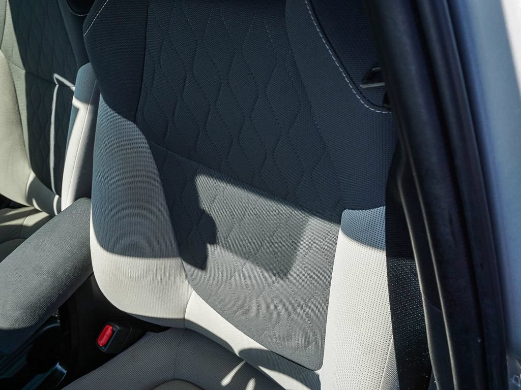 Used 2021 Toyota Corolla LE w/ Carpet Mat Package (TMS) FWD image 20