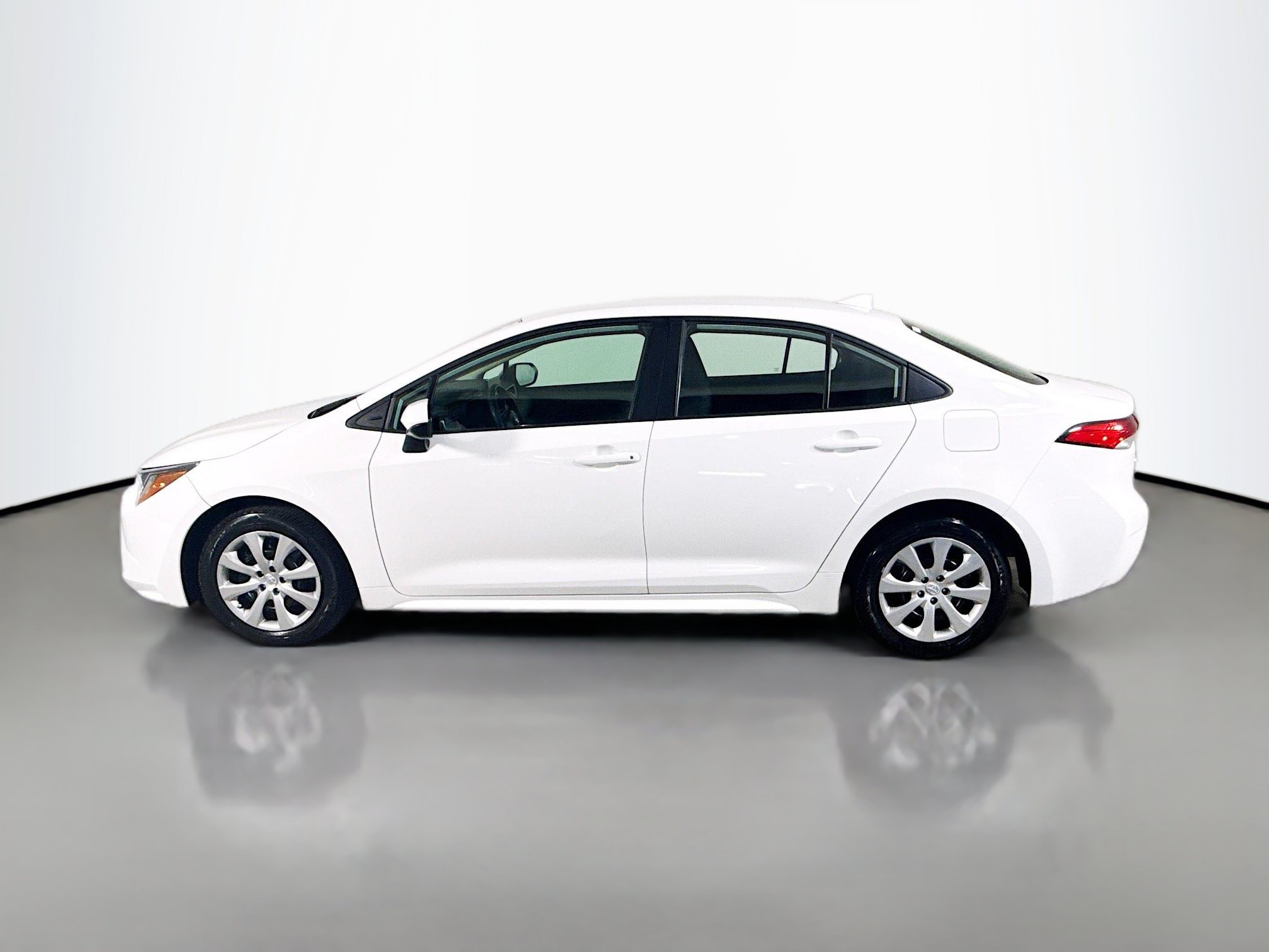 Used 2024 Toyota Corolla LE FWD image 6