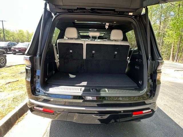 New 2026 Jeep Grand Wagoneer Limited AWD/4WD image 12