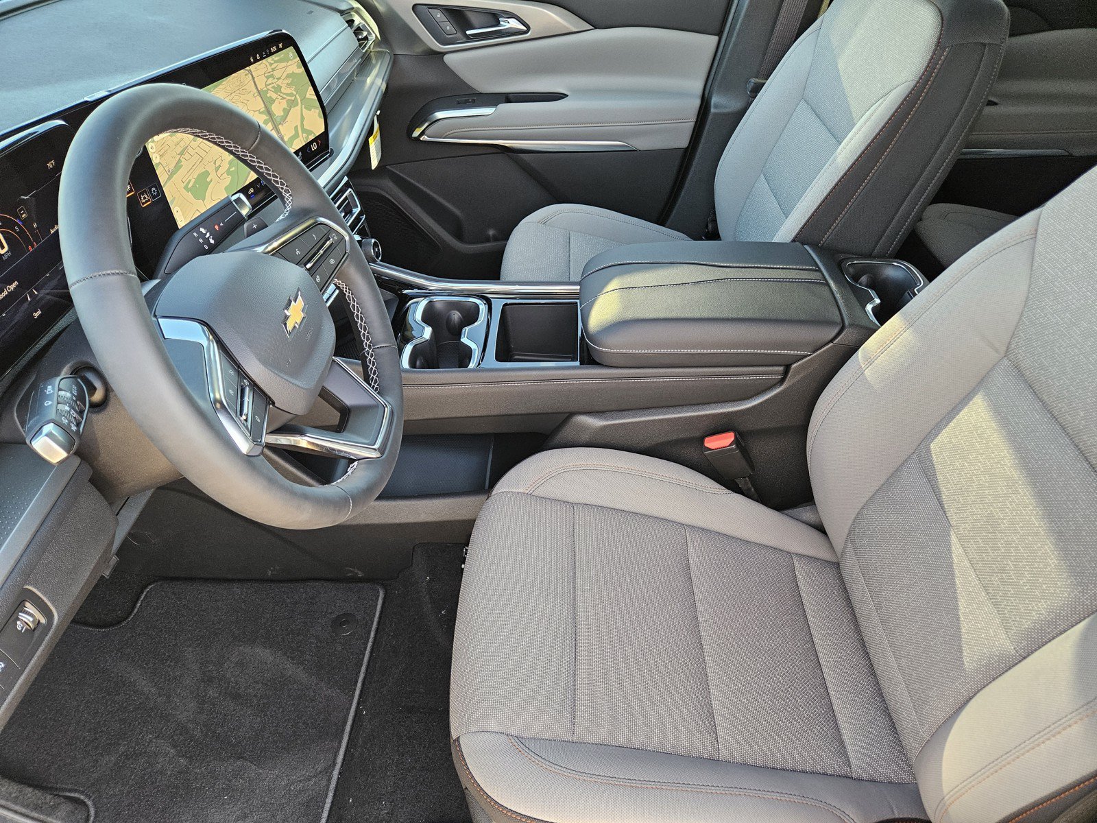 New 2027 Chevrolet Traverse LT w/ Driver Confidence Package FWD image 9